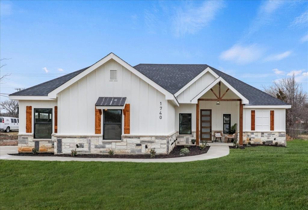 NEW DFW LISTING! 1740 Tanglewood Drive, Azle, TX 76020