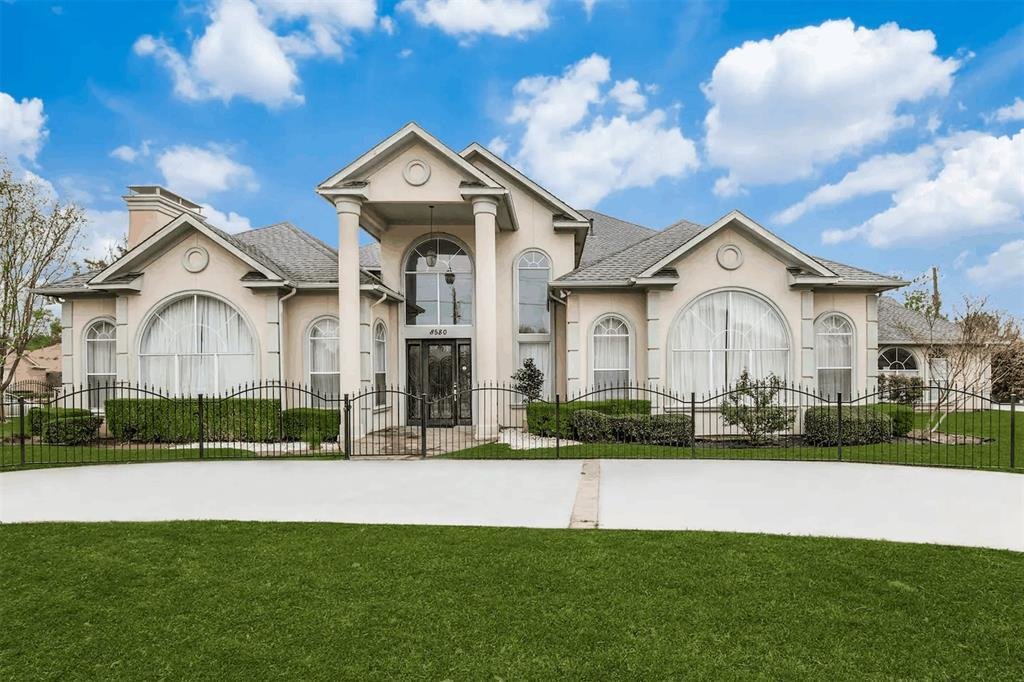 🤔 Considering Upscale Living? Discover Your Dream Home in Lake Highlands, Dallas TX! 🏡 💼