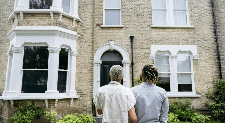 “First-Time Home Buyers: When is the Best Time to Invest in a Luxury Home?”