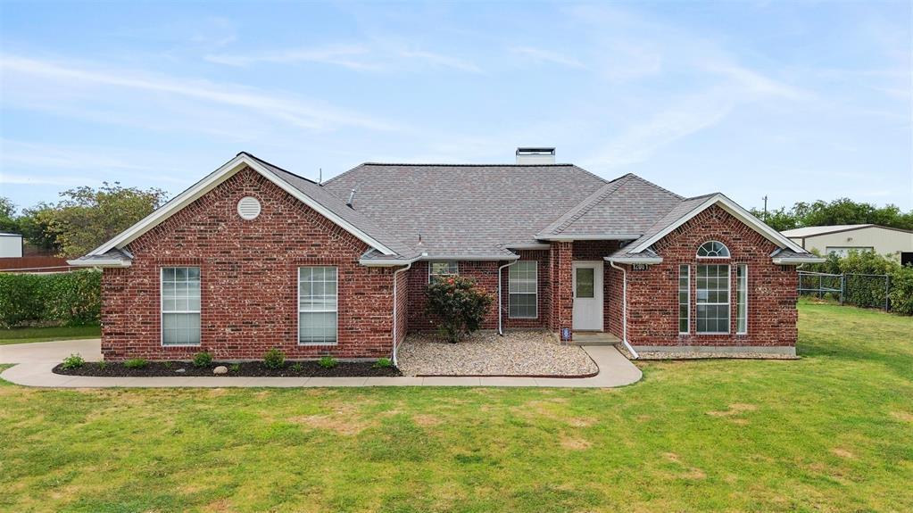 NEW DFW LISTING! 12061 Hill Country Circle, Ponder, TX 76259-6101
