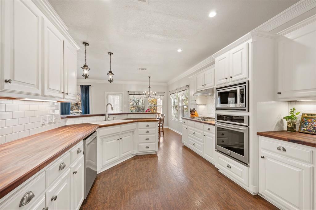 NEW DFW LISTING! 7720 Bridlewood Court, North Richland Hills, TX 76182-7343