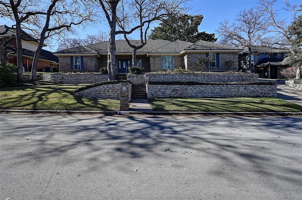 NEW DFW LISTING! 2300 Woodsong Trail, Arlington, TX 76016-1037