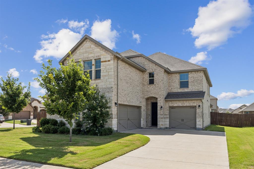 NEW DFW LISTING! 622 Summer Grove Drive, Midlothian, TX 76065